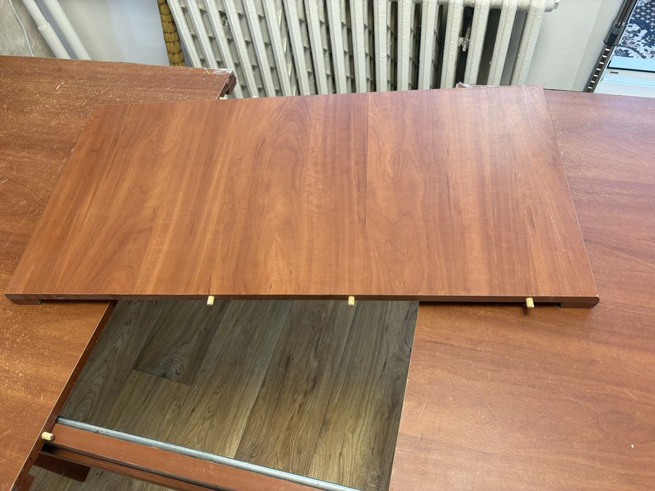 Продается раздвижной стол