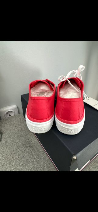 Tommy Hilfiger кецове розови