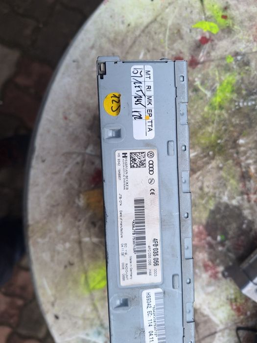 Unitate radio Audi A4,A5,A6,Q3,Q5 cod 4F0 035 053 B sau A 056 A sau B