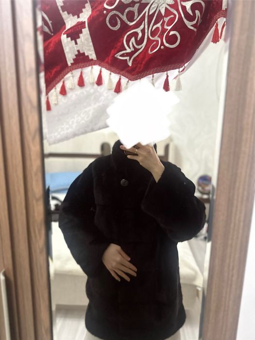 Продаеться новая шуба длиной 80см