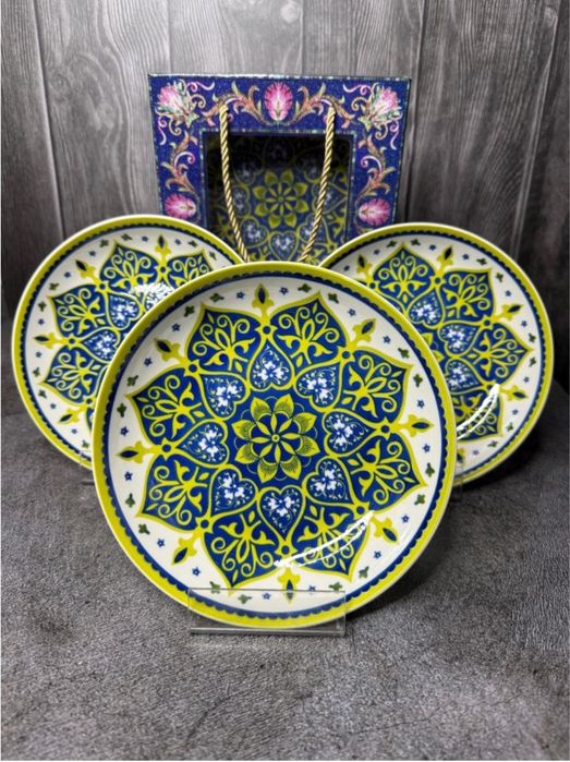Продам керамические тарелки (12шт)
