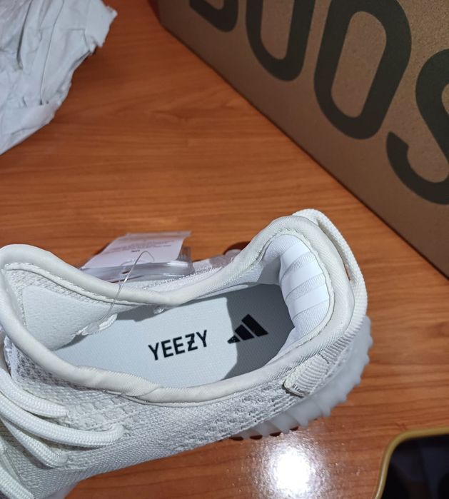 Yeezy Boost 350 V2 Bone