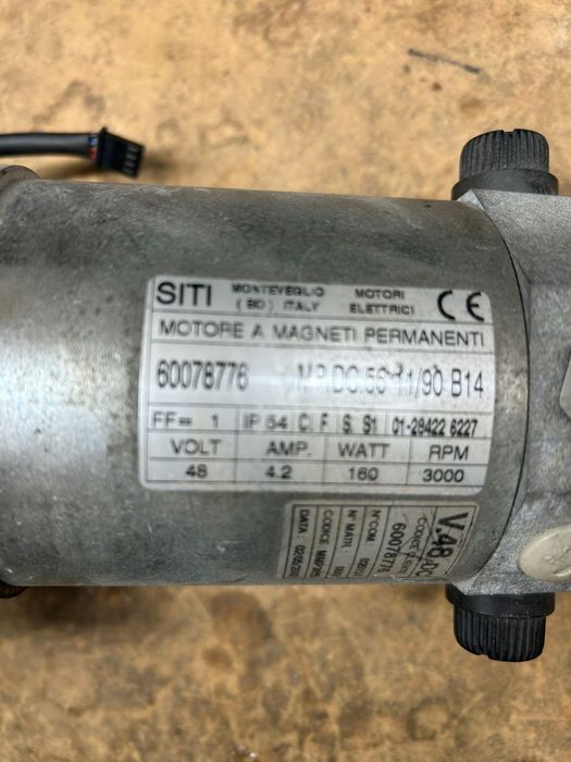 Motor înclinație    banda alergare Technogym