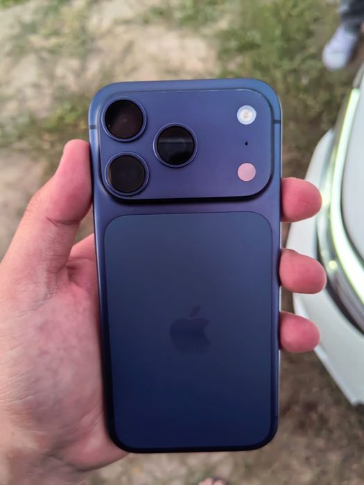 iPhone 17 pro 256gb blue