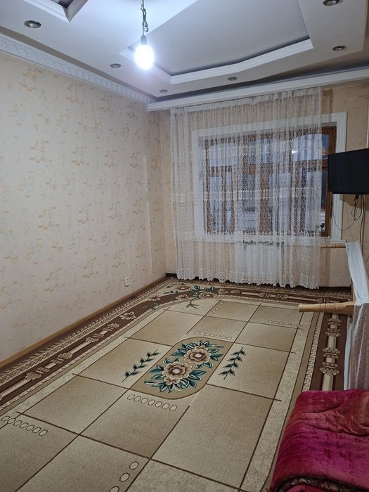 Продаётся 4х ком квартира в Чирчике 9 микрорайон ориентир 10ая автоб