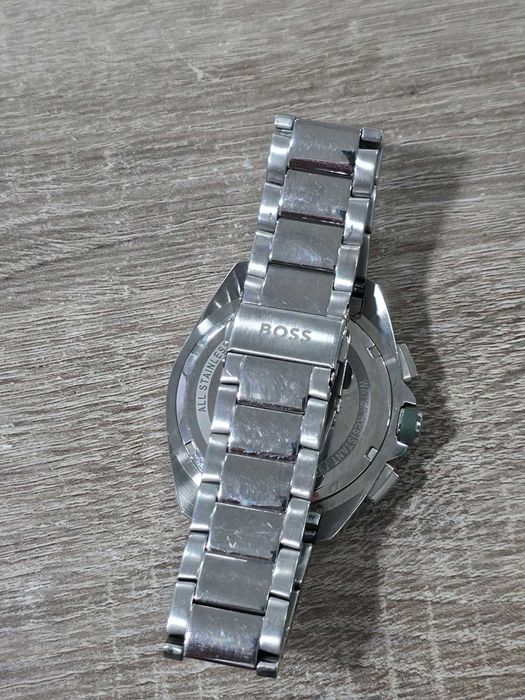 Часовник Boss Volane
