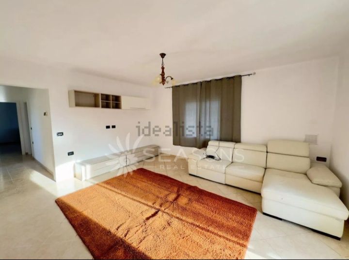 Casa cu 3 camere, baie, curte si piscina (Italia - Veneto)