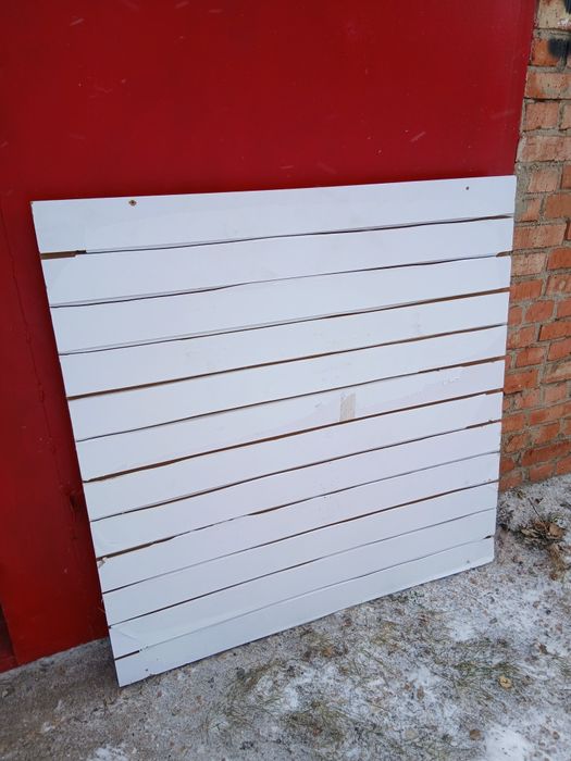 Б/у тумбочка и эконом панели.