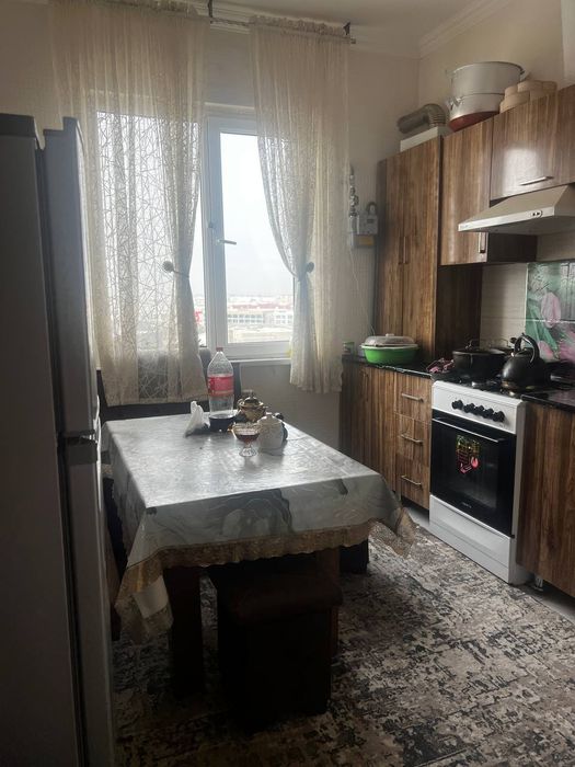 Movorada Dom sotiladi srochni 2 xonali