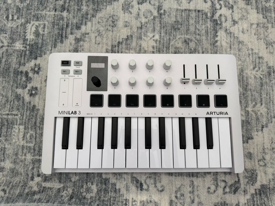 Arturia minilab 3