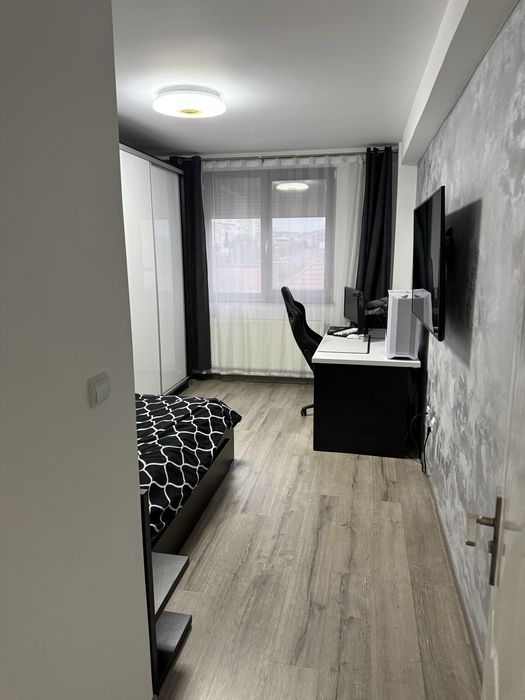 Apartament 3 camere, strada Caracal, Happy Residence