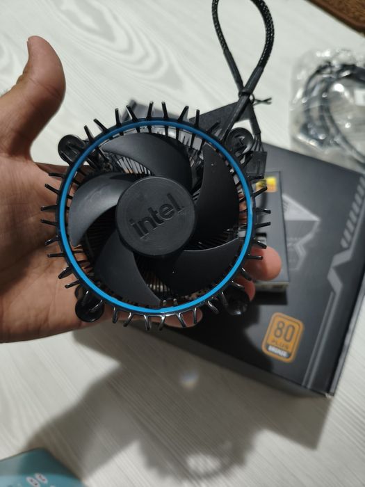Gaming PC–RX 6600 8GB/i3-12100F/16GB DDR4/1TB SSD Приемам коментар
