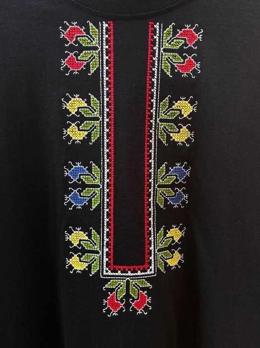 Тениски с бродерия