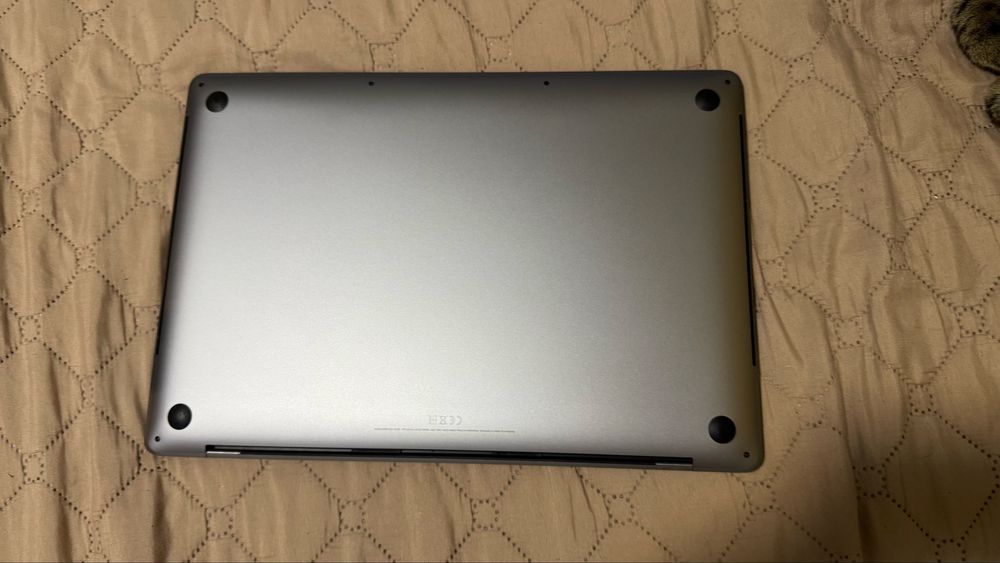 Macbook Pro 2019 Intel I7 32GB RAM 512SSD 16”