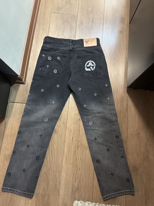 Продавам Дънки Balenciaga BAGYY