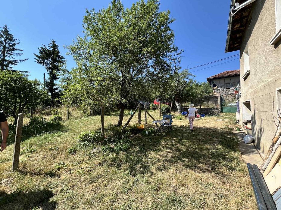 Продава се Къща в с. Ковачевци, Област София-област - 685 кв.м за 112 €/кв.м - Снимка #22