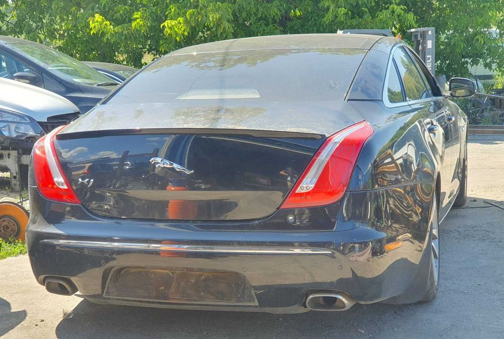 Dezmembrez Jaguar XJ 3.0 D V6 Auto 2012