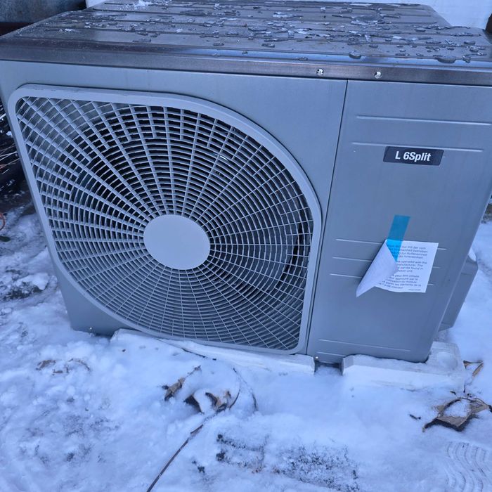 Pompă de căldură aer-apă NOVELAN LICV 8.2R1/3 – sistem split, R410A