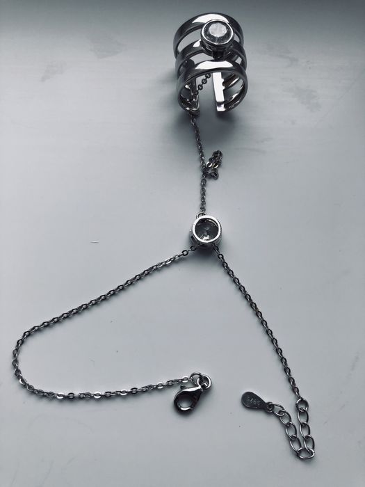 Серебряное браслет - кольцо