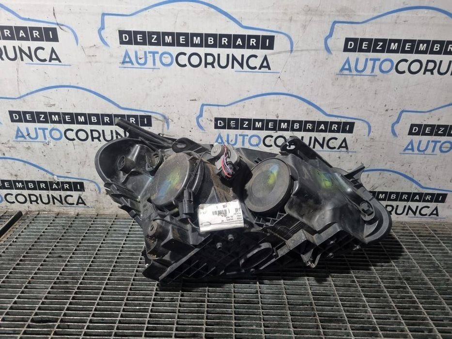 Far Stanga Nissan Qashqai Facelift 2010 - 2013 SUV 4 Usi (1217) Cu lupă Cleme rupte ...