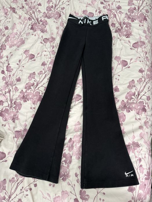 Nike черен клин