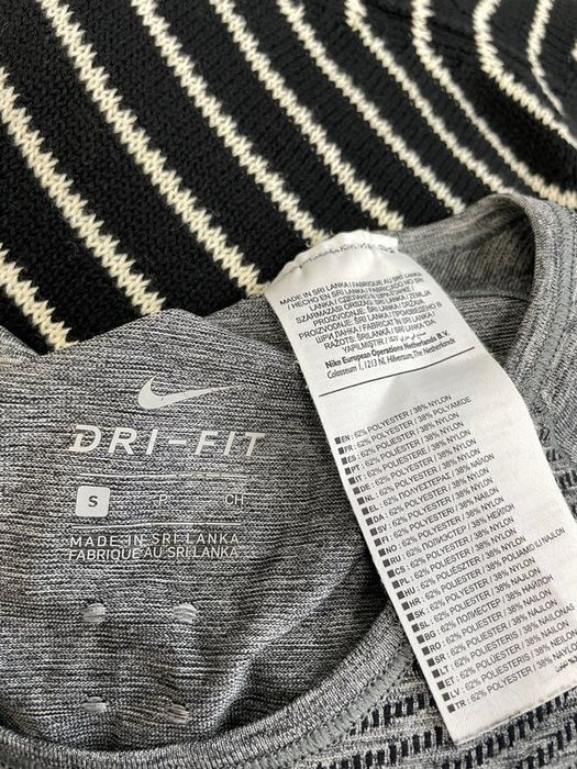 Дамски спортен топ NIKE S