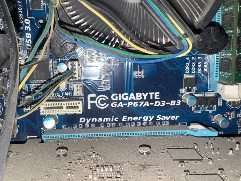 Компьютер + монитор + клавиатура + мышь