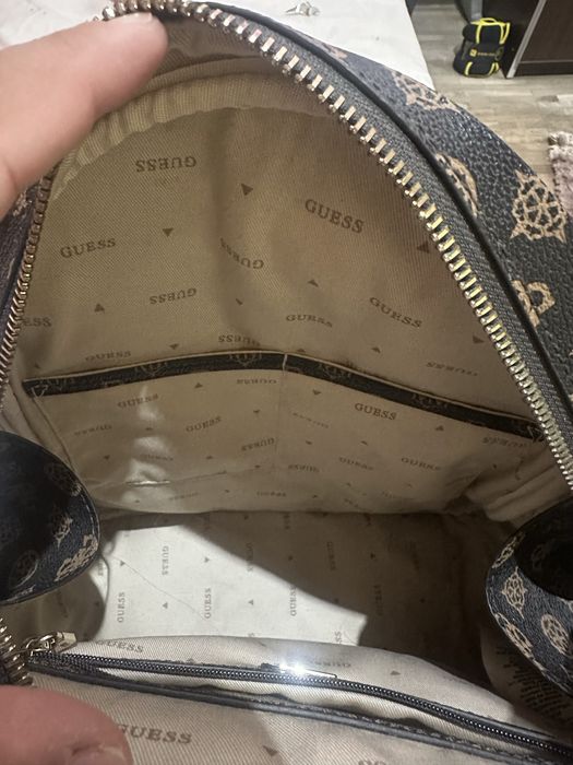 Vand ghiozdam de dama Guess