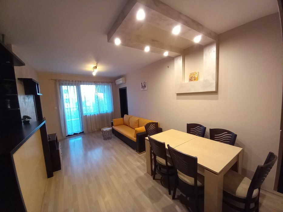 Отдавам 3-стаен обзаведен апартамент