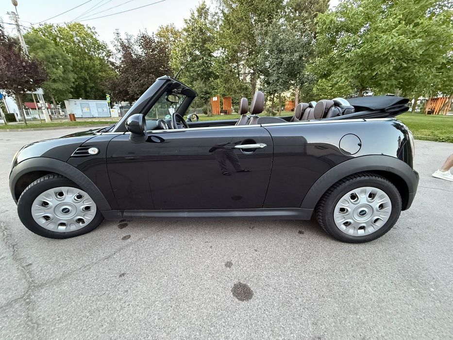 MINI Cooper Cabrio 1.6 Benzină – 2011 – Piele – Decapotabilă – Aspect deosebit