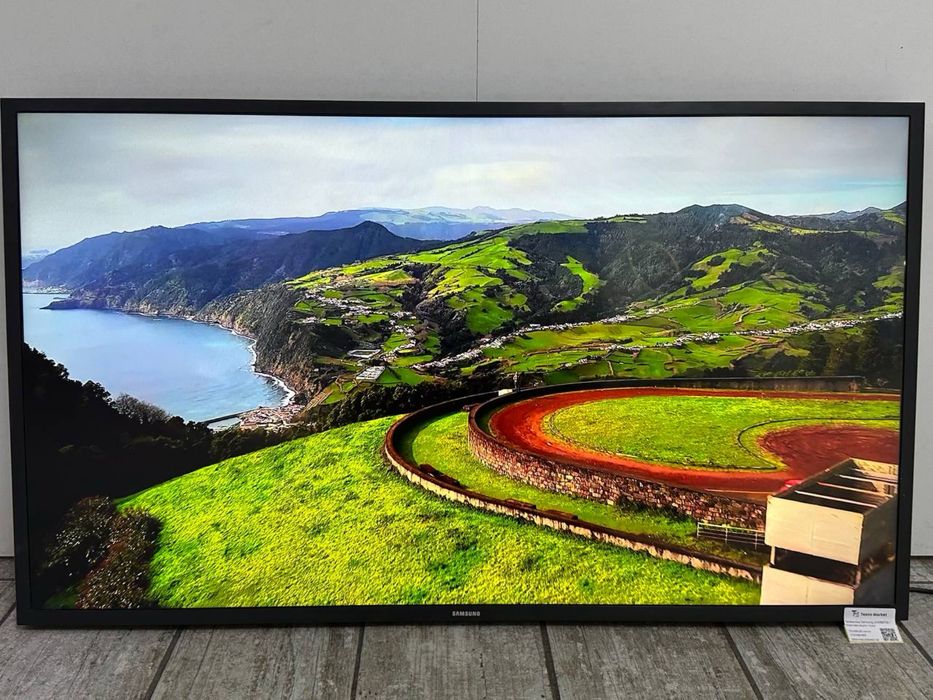 Телевизор Samsung LH43BETM /