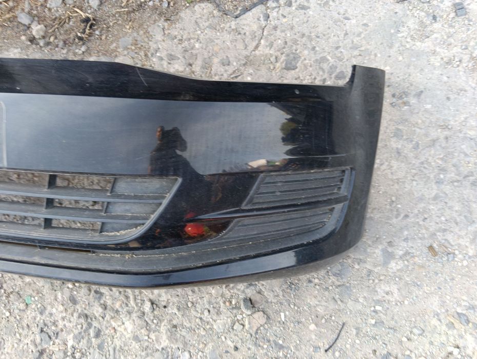 броня предна черна VW Golf