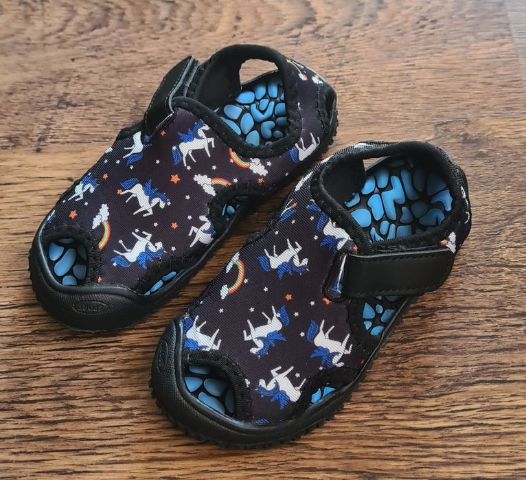 Детски пантофи (нови)