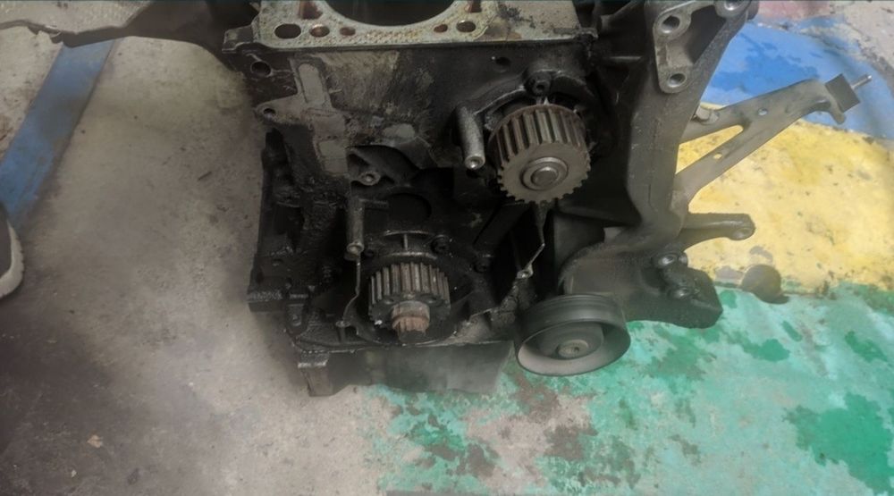 Продам блок двигателя Ауди А4 2006 год ALT