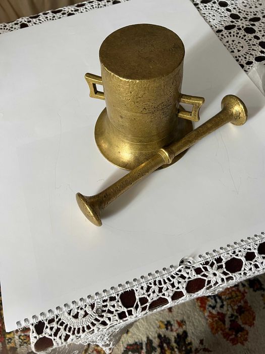 Mojar din bronz si pistil