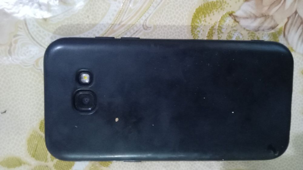 Екеуи сатылады 
Самсунг а5 
Пам 32гб.
Кар док жок исенимли
Айыбы тек и