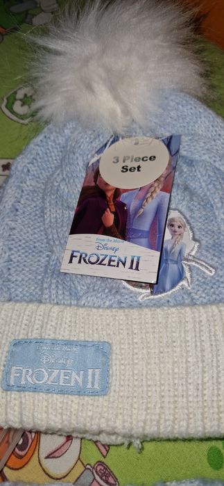 Комплект шал,шапка и ръкавици