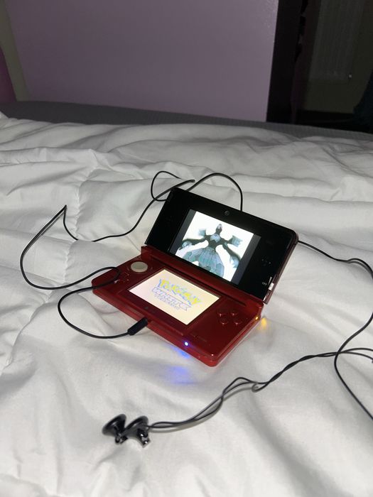 Nintendo 3ds flame red