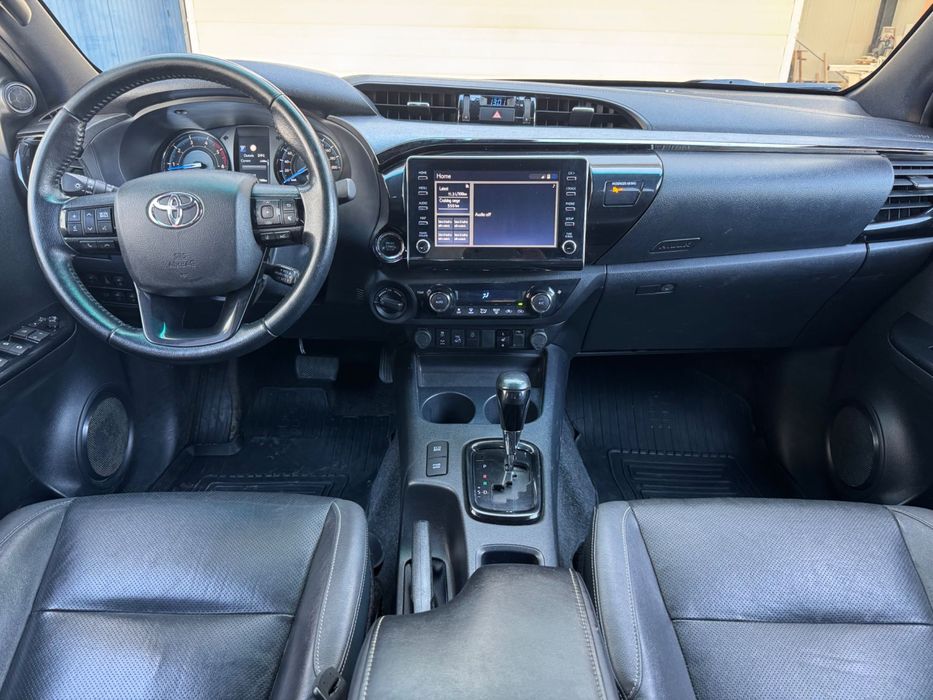 Toyota Hilux Invincible 2.8 Diesel