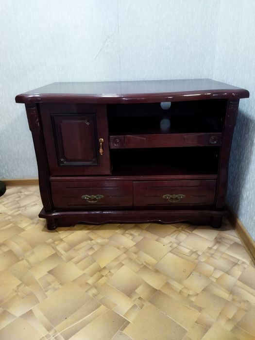Тумбочка под телевизор