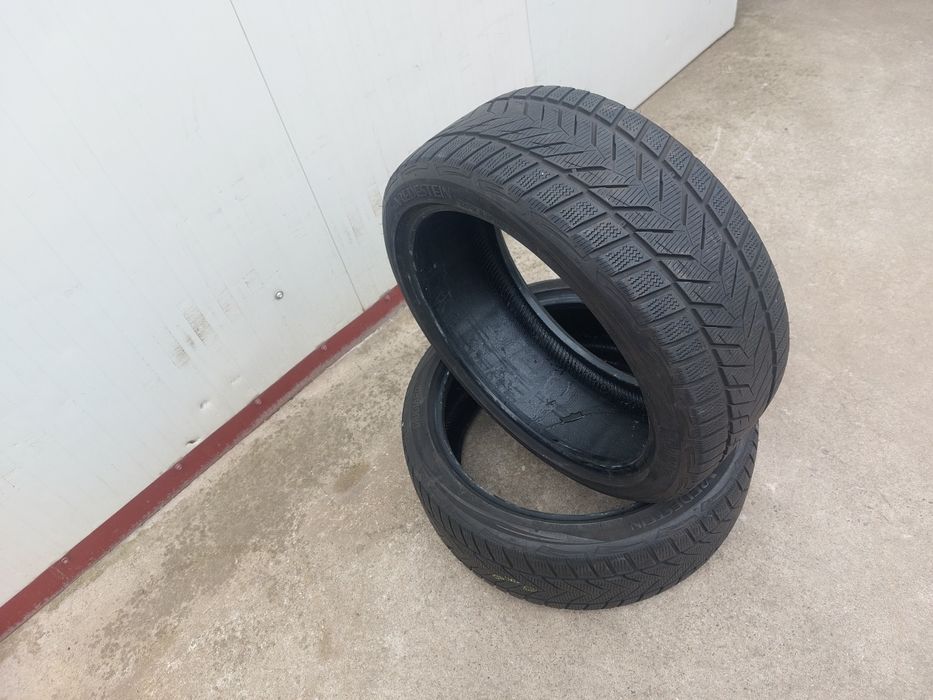 135 lei bucata! Doua anvelope M+S/IARNA 225 40 18 Vredestein