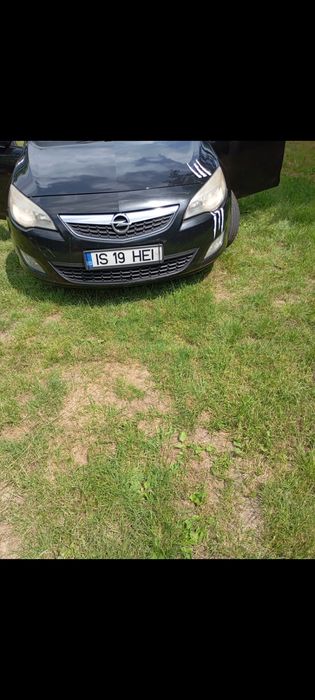 Vând autoturism  Opel Astra j