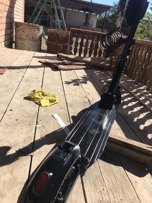 Электро самокат в хорошем состоянии