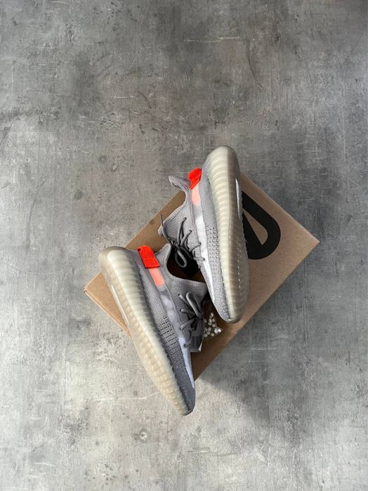 Yeezy Boost 350 V2 Tail Light