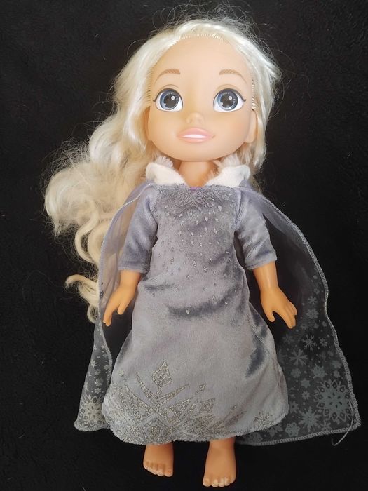 Кукла Frozen пеещата Елза