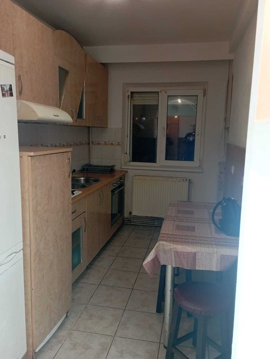 Ofer spre închiriere apartament 2 camere, decomandat lângă Profi Cireșica