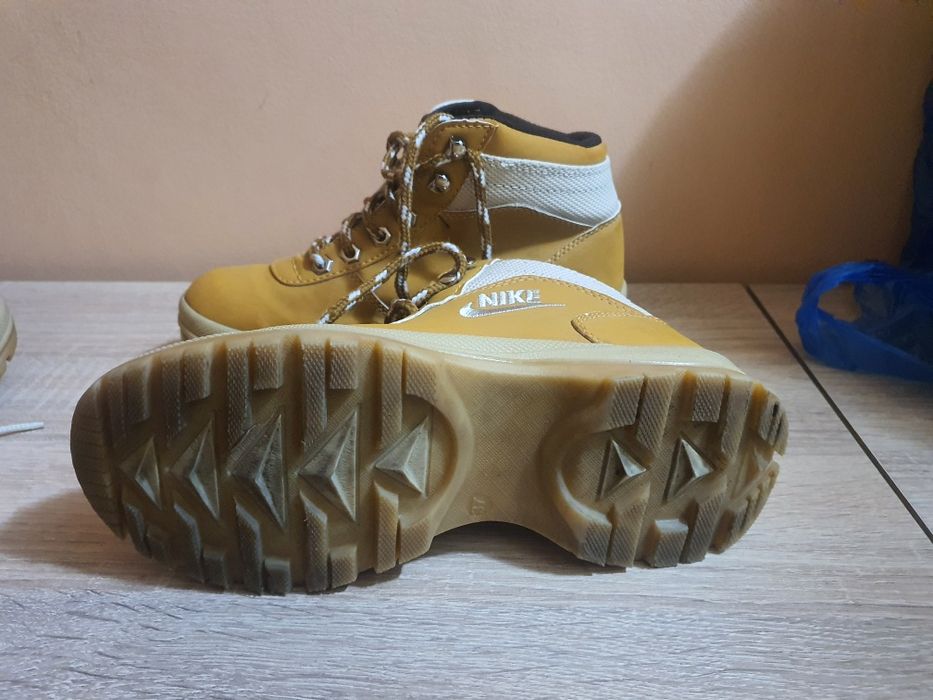 Зимни обувки Nike