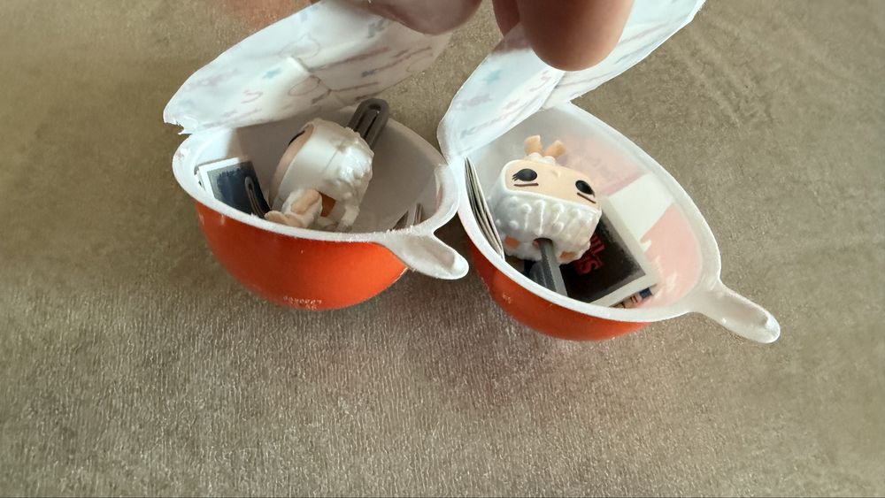 Обмен фигурки kinder joy очень странные дела