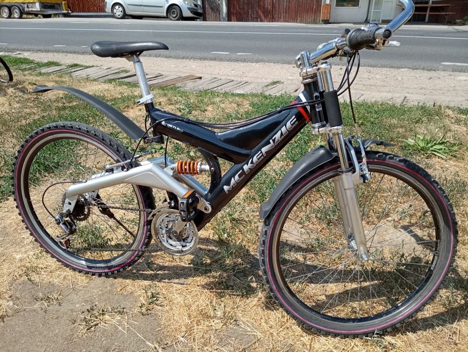 Bicicletă cu suspensie din Germania.