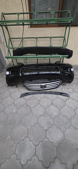 Продам передний бампер на lexus 570